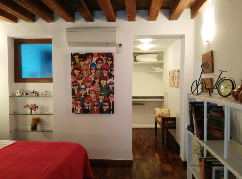 Apartamentos Nuncio Viejo Toledo Værelse billede